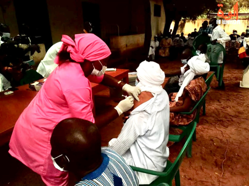 Tchad : la lutte s'accentue contre les fausses rumeurs sur le vaccin Covid Tchad : la lutte s'accentue contre les fausses rumeurs sur le vaccin Covid
