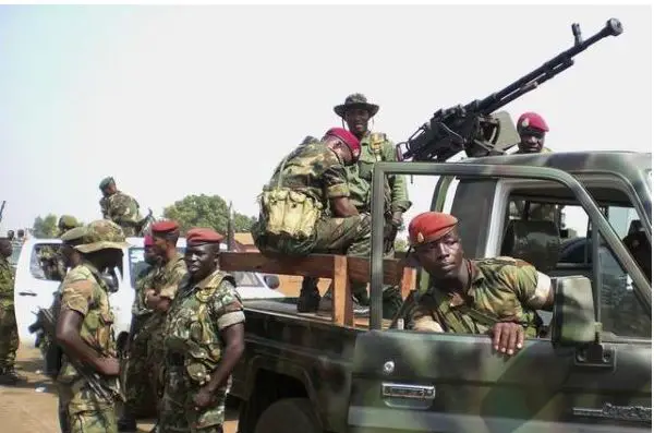 Guinée : des militaires arrêtés pour vol d’argent à la Présidence