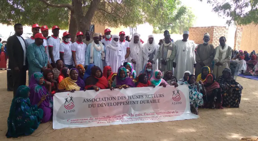 Tchad : les jeunes de l'AJADD en campagne pour la cohabitation à Linia. © Aristide Djimalde/Alwihda Info