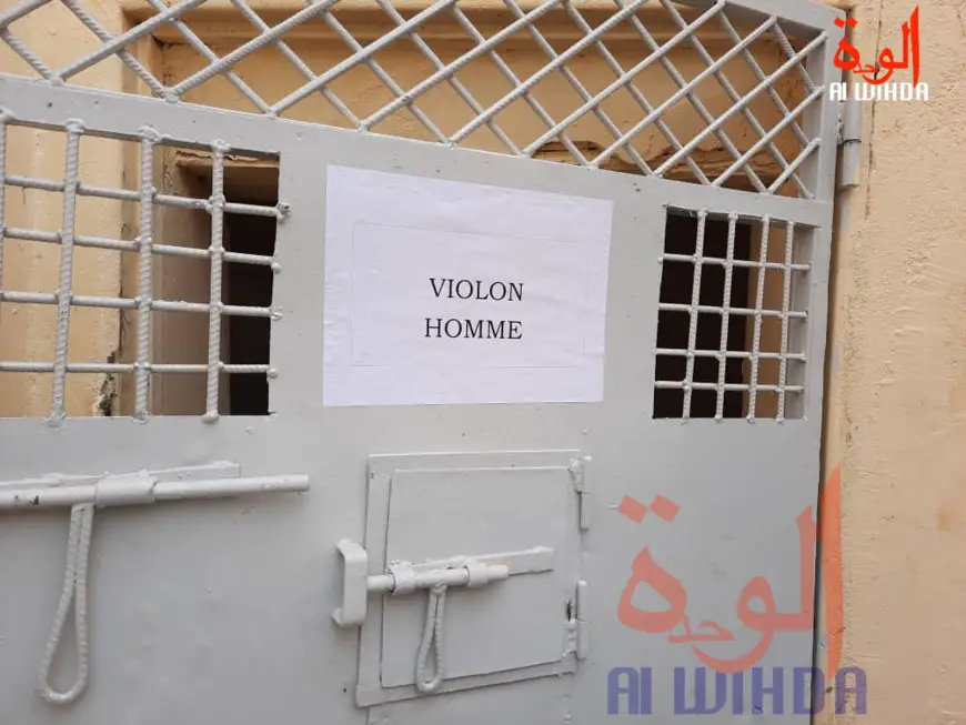 Les locaux de garde à vue du commissariat central de N'Djamena. Illustration © Djimet Wiche/Alwihda Info