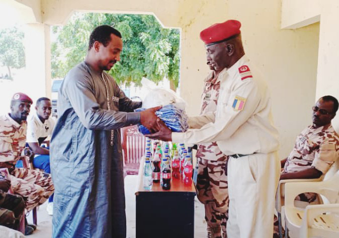 Tchad : des équipements sportifs remis aux forces de défense de la zone nº10 d’Am-Timan Tchad : des équipements sportifs remis aux forces de défense de la zone nº10 d’Am-Timan