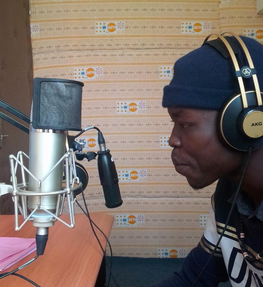 Tchad : à la conquête des supporteurs, le rappeur Ndomich KGB arrive chaud. © DR Tchad : à la conquête des supporteurs, le rappeur Ndomich KGB arrive chaud. © DR