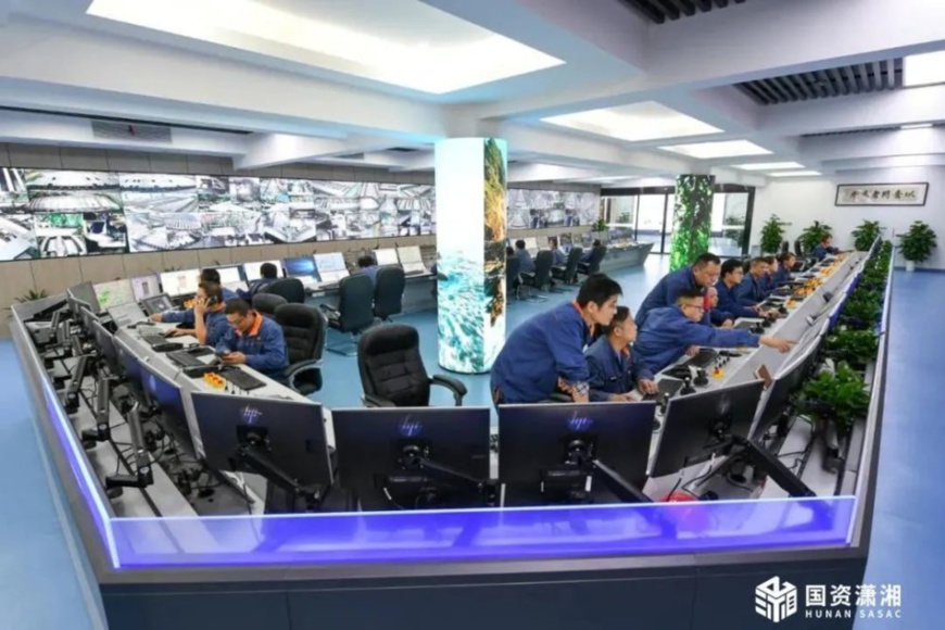 Workers monitor steel production remotely at the central control room of a plant under Hunan Valin Xiangtan Iron and Steel Co., Ltd. in central China’s Hunan province. (Photo/State-owned Assets Supervision and Administration Commission of Hunan Provincial People’s Government)