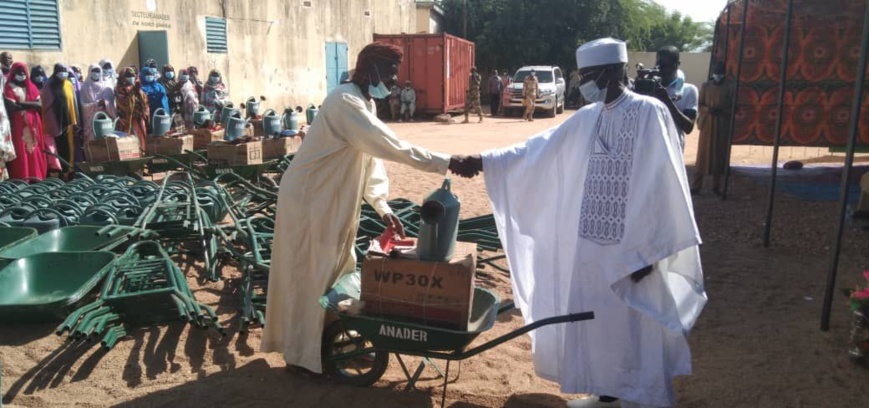 Tchad : 400 kits maraîchers remis aux producteurs du Guéra Tchad : 400 kits maraîchers remis aux producteurs du Guéra