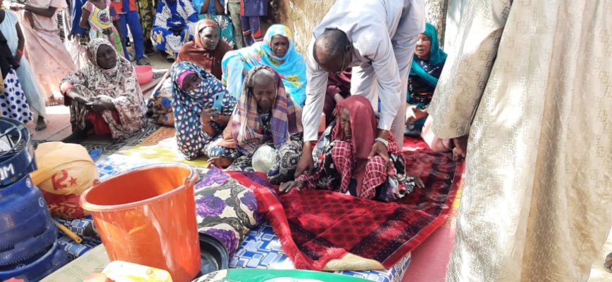 Tchad : le ministère de la Femme assiste deux femmes vivant dans des conditions misérables Tchad : le ministère de la Femme assiste deux femmes vivant dans des conditions misérables