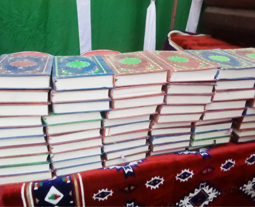 Chad: presentación de pergaminos para estudiantes de ciencia islámica en Salamat