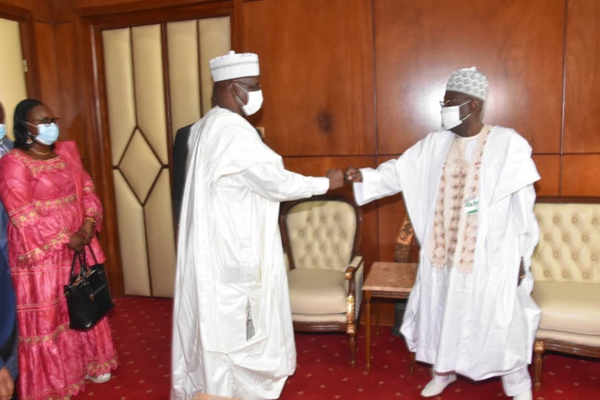 Cameroun : une délégation parlementaire tchadienne reçue par le président de l'Assemblée nationale Cameroun : une délégation parlementaire tchadienne reçue par le président de l'Assemblée nationale