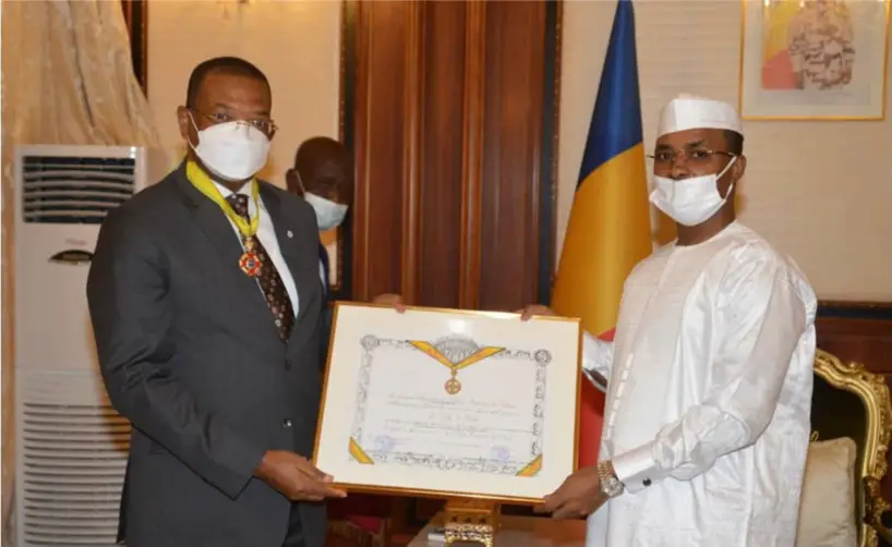 Tchad : le président de la BDEAC élevé au rang de commandeur de l’Ordre national