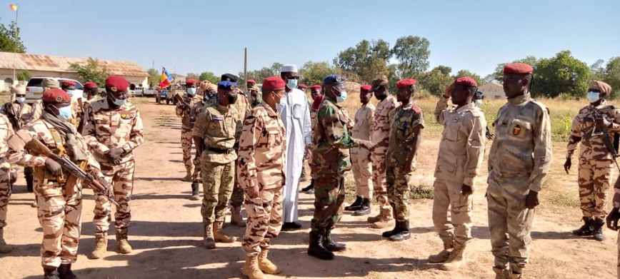 Tchad : le gouverneur du Mayo Kebbi Ouest en tournée dans les casernes de Pala Tchad : le gouverneur du Mayo Kebbi Ouest en tournée dans les casernes de Pala