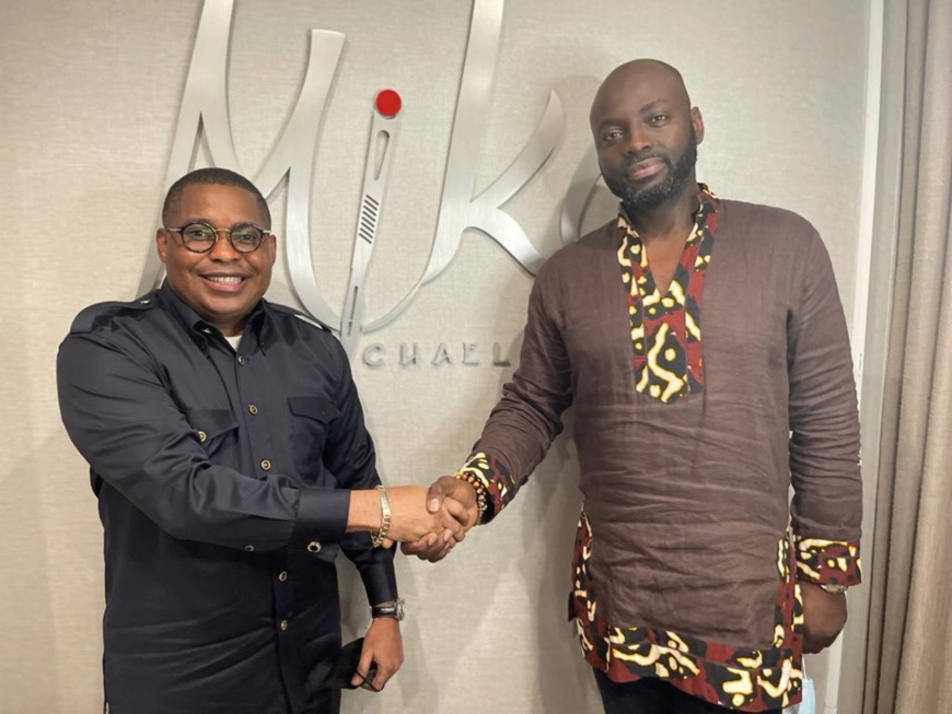 Accolade fraternelle entre le président de la fondation Brice Dimitri Bayendissa et le Dr Michael K. Obeng du cabinet R.E.S.T.O.R.E. Worldwide Accolade fraternelle entre le président de la fondation Brice Dimitri Bayendissa et le Dr Michael K. Obeng du cabinet R.E.S.T.O.R.E. Worldwide