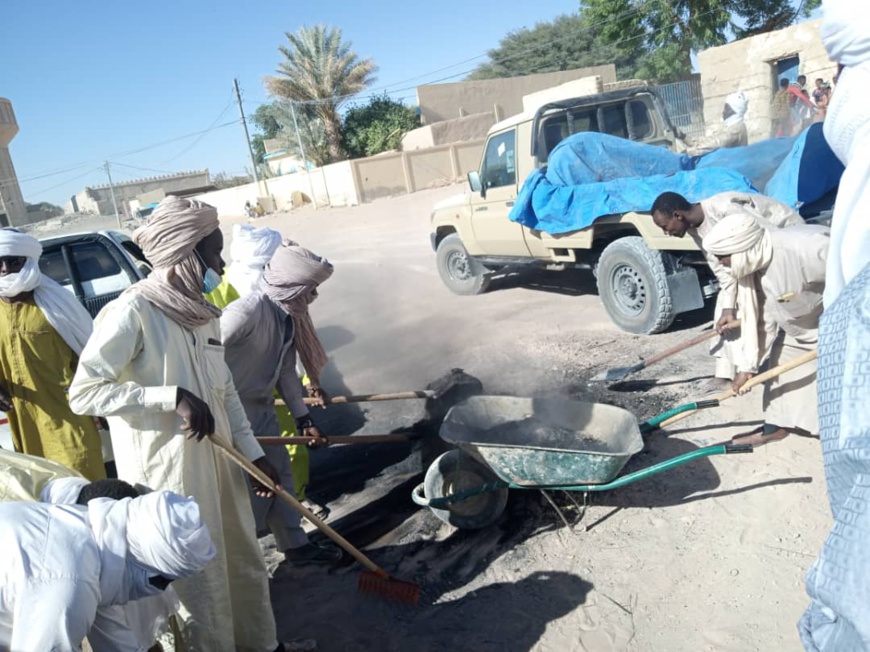 Tchad : les jeunes de Faya en opération de salubrité pour exprimer leur soutien aux autorités