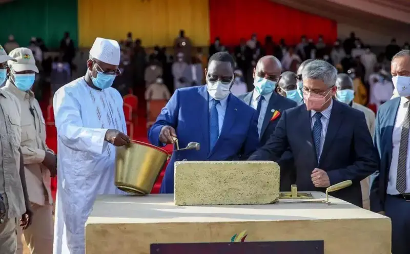 Photo taken on the afternoon of July 6, 2021 shows Senegalese President Macky Sall and Chinese Ambassador to Senegal Xiao Han jointly laying the foundation stone for the phase II project of the Chinese-built Diamniadio Industrial Park in Senegal at the ground-breaking ceremony of the project. (Photo/Website of Chinese Embassy in Senegal)