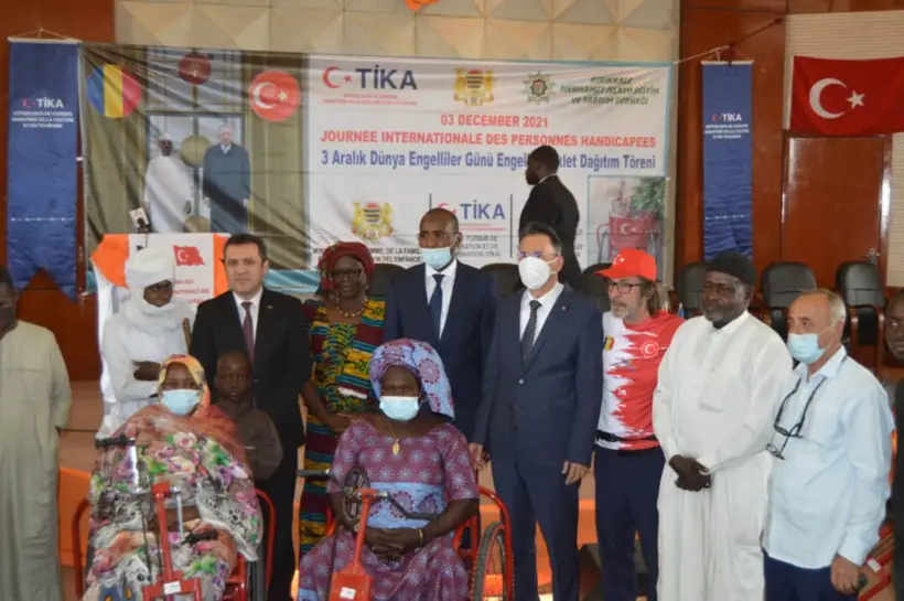Tchad : la Tika remet 100 tricycles aux personnes handicapées