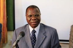 Le Premier ministre, Kalzeubet Pahimi Deubet. Le Premier ministre, Kalzeubet Pahimi Deubet.