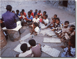 École coranique à Randa, village au nord-ouest de Djibouti*, république de Djibouti. Crédit photo : http://b.brahim.free.fr École coranique à Randa, village au nord-ouest de Djibouti*, république de Djibouti. Crédit photo : http://b.brahim.free.fr