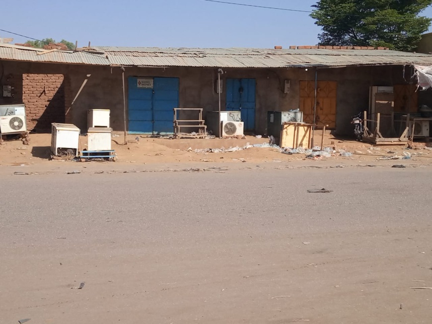 N'Djamena-Kousseri : des femmes qui bravent les dangers pour nourrir leurs enfants N'Djamena-Kousseri : des femmes qui bravent les dangers pour nourrir leurs enfants