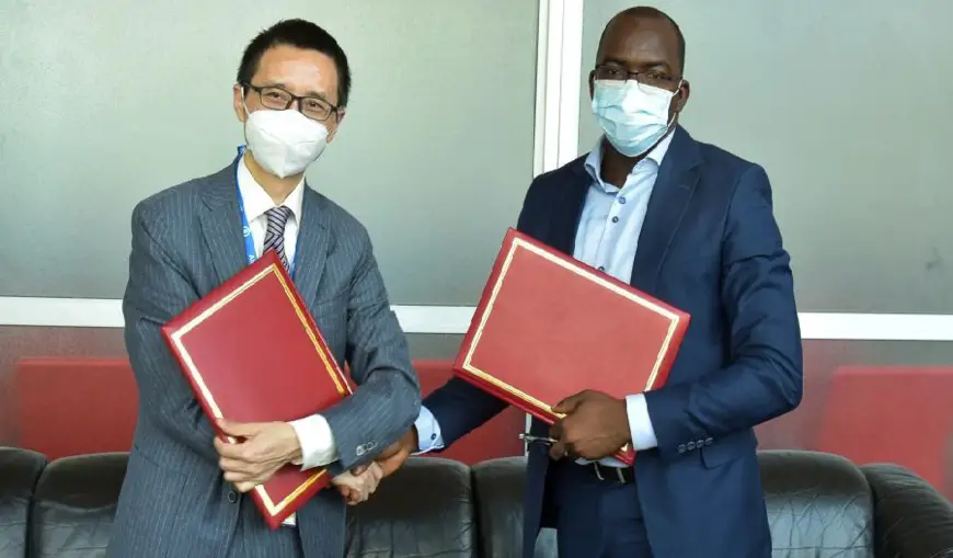 Cameroun : la Chine offre un million de vaccins anti-Covid-19 de Sinopharm