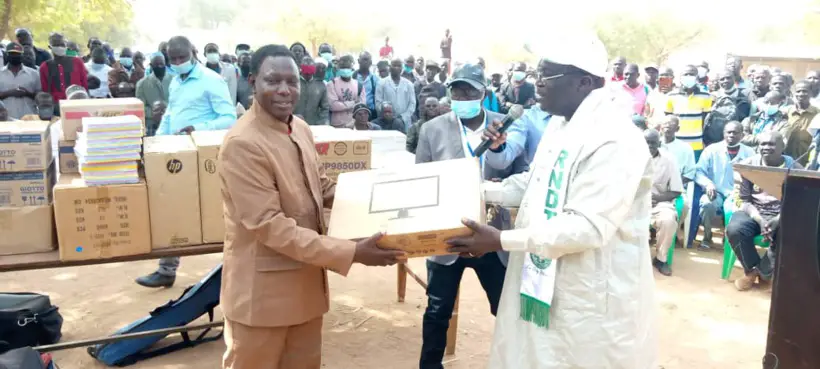 Tchad : Le "Coq blanc" fait un généreux don aux écoles du Mayo Kebbi Ouest