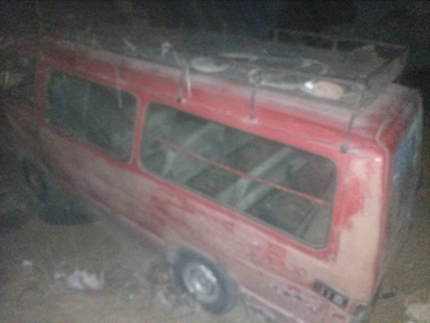 N'Djamena : un minibus chute dans un caniveau, le conducteur était au téléphone N'Djamena : un minibus chute dans un caniveau, le conducteur était au téléphone