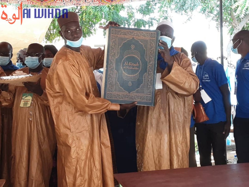 Tchad : la Bible traduite en arabe local dédicacée à Bitkine Tchad : la Bible traduite en arabe local dédicacée à Bitkine