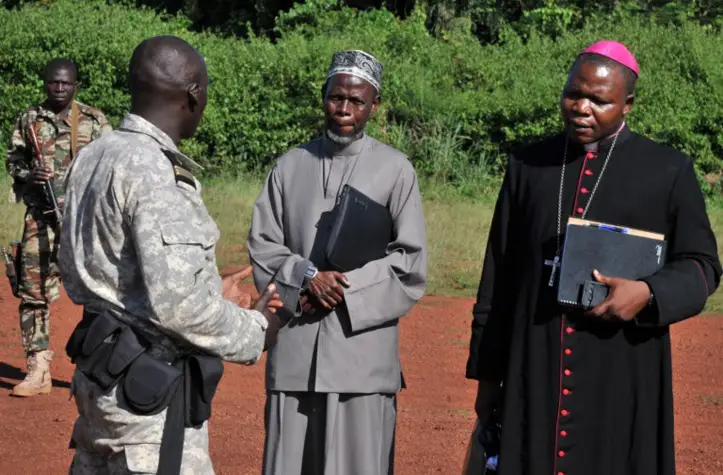 L'imam Omar Rabine Layama et l'archevêque de Bangui Dieudonne Nzapalainga mènent des actions de réconciliation entre chrétiens et musulmans. Crédit photo : Sources