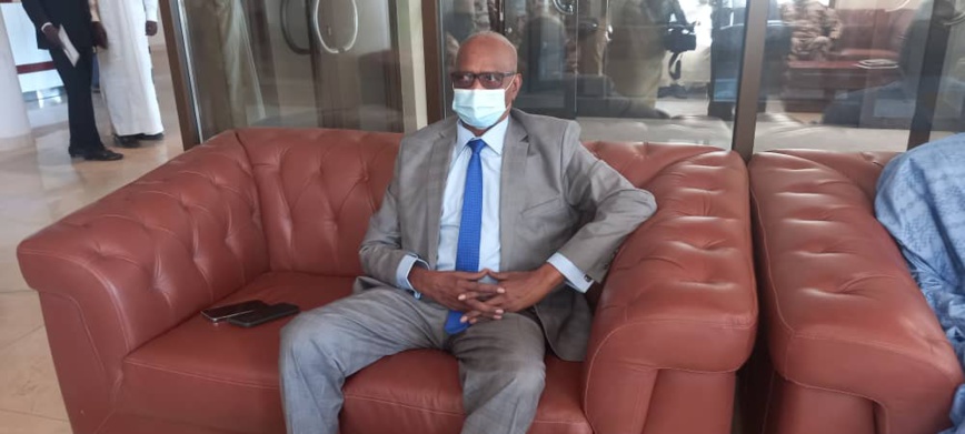 Tchad : le ministre d'État Acheikh Ibni Oumar en mission au Ouaddaï Tchad : le ministre d'État Acheikh Ibni Oumar en mission au Ouaddaï