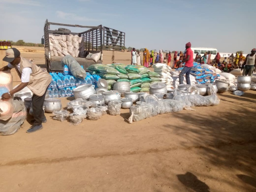 Tchad : la CNARR remet le don du couple Biya aux réfugiés camerounais Tchad : la CNARR remet le don du couple Biya aux réfugiés camerounais