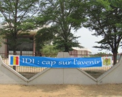 Une banderole lors de l'investure du Président Idriss Déby. Crédit photo : © journaldutchad.com