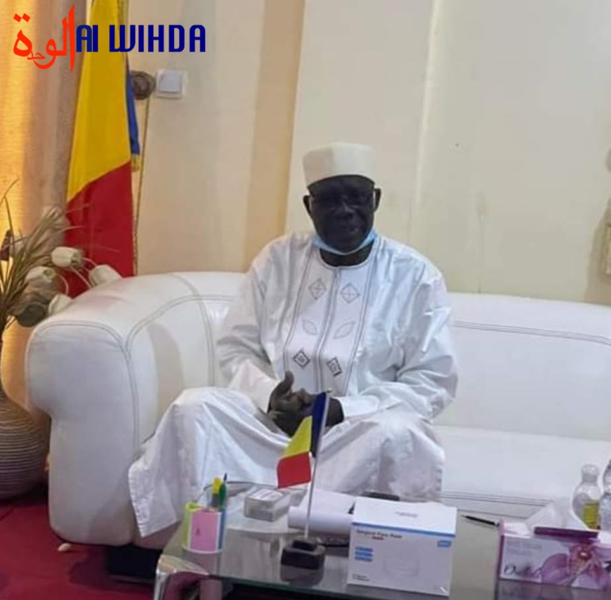 Tchad : le gouverneur de l'Ennedi Est annule la décision du sultan Sidick Timan et l'avertit Tchad : le gouverneur de l'Ennedi Est annule la décision du sultan Sidick Timan et l'avertit