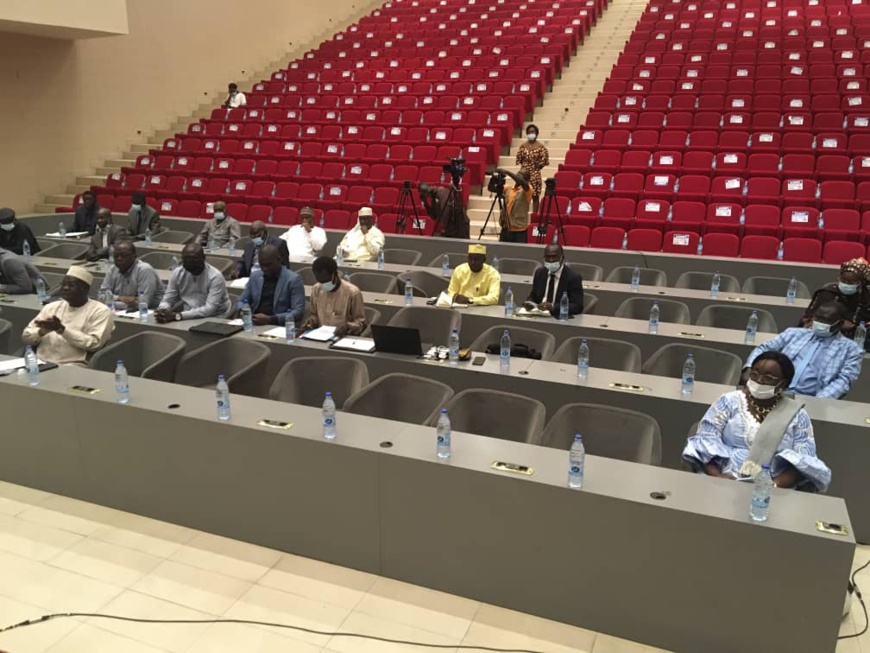 Tchad : salle vide pour la concertation entre le CODNI et les institutions Tchad : salle vide pour la concertation entre le CODNI et les institutions
