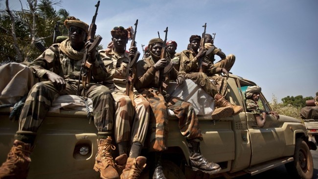 Damara-en-rep-centrafricaine-2-janvier-2013-un-convoi-soldats-tchadiens-combattant-aupres-armee-centrafricaine. Crédit photo : Africanaute.com Damara-en-rep-centrafricaine-2-janvier-2013-un-convoi-soldats-tchadiens-combattant-aupres-armee-centrafricaine. Crédit photo : Africanaute.com