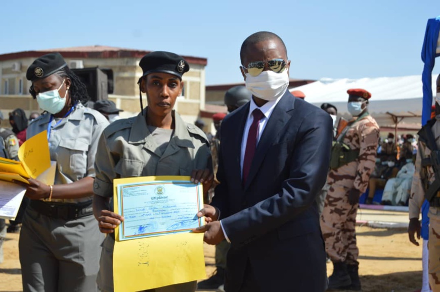 Tchad : 13 élèves policiers distingués à l'issue de leur formation
