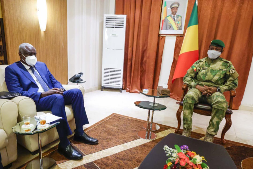 Transition au Mali : le colonel Assimi Goïta a reçu Moussa Faki Transition au Mali : le colonel Assimi Goïta a reçu Moussa Faki