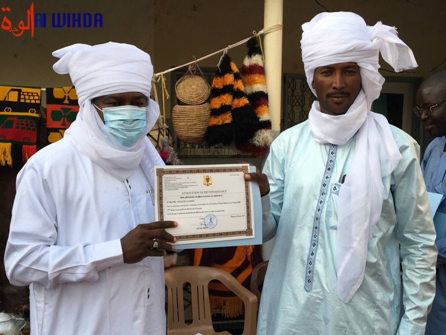 Tchad : les festivaliers de l'Ennedi Ouest au Festival Dary honorés Tchad : les festivaliers de l'Ennedi Ouest au Festival Dary honorés