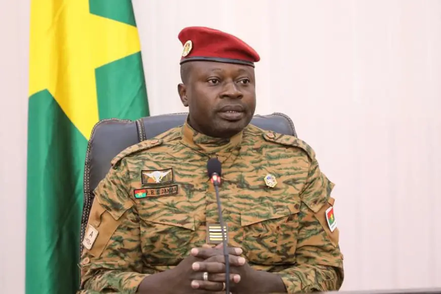 Burkina : le nouveau chef de l’Etat échange avec la classe politique