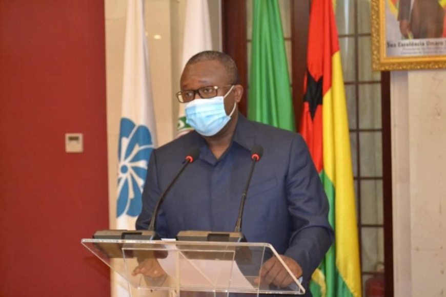 Guinée Bissau : "C'est pas seulement un coup d'État, ils ont voulu me tuer" (Umaro Sissoco) Guinée Bissau : "C'est pas seulement un coup d'État, ils ont voulu me tuer" (Umaro Sissoco)