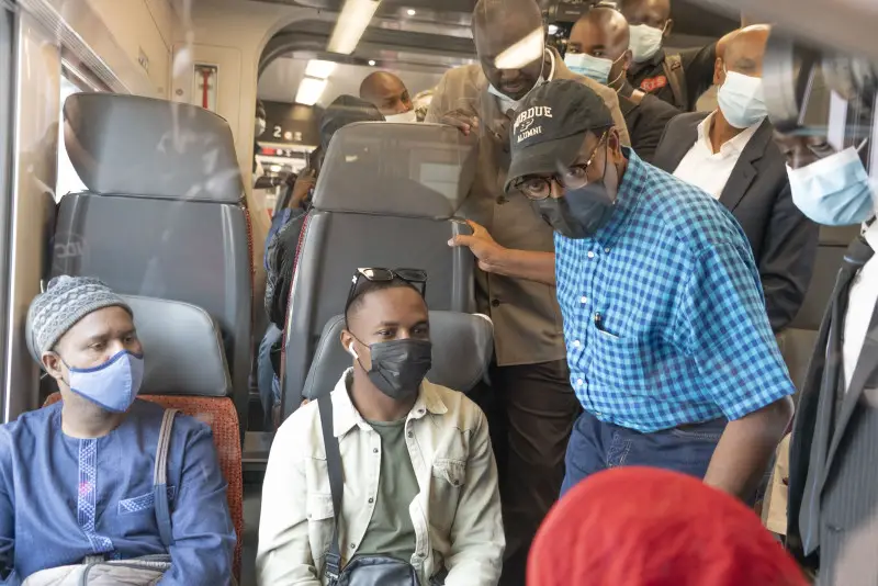 Sénégal : le président Adesina voyage à bord du Train express régional financé par la BAD