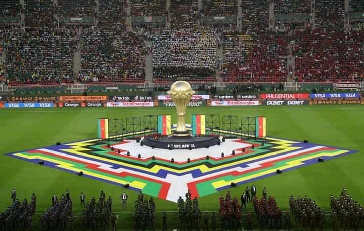 Cameroun : un stade plein à craquer pour la finale de la CAN. © DR Cameroun : un stade plein à craquer pour la finale de la CAN. © DR