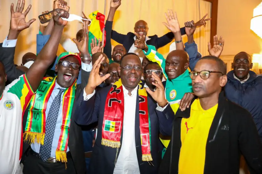 Le président Macky Sall célèbre la victoire du Sénégal à la CAN. © PR Sénégal
