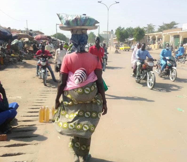 Tchad : les difficiles conditions de vie des femmes commerçantes à Ndjamena