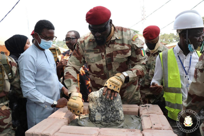 Guinée : les véhicules V8 de l'État vendus pour investir dans la formation des jeunes Guinée : les véhicules V8 de l'État vendus pour investir dans la formation des jeunes
