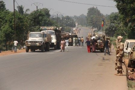 L'armée tchadienne quadrille le secteur où un camion de l'armée s'est renversé. © Diaspora Media