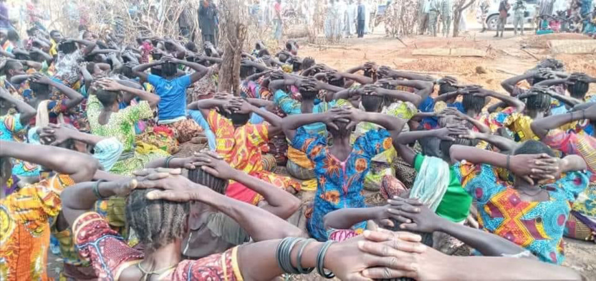 Des populations expriment leur colère au village Sandana, au Moyen-Chari. © DR