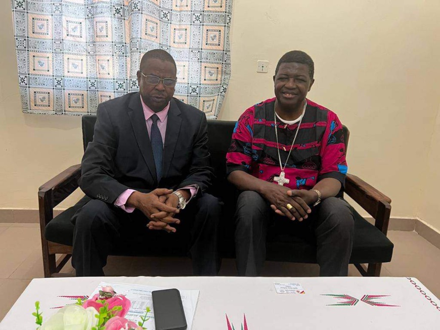 Tchad : aux côtés de l'archevêque, le président de la CNDH condamne la répression. Tchad : aux côtés de l'archevêque, le président de la CNDH condamne la répression.