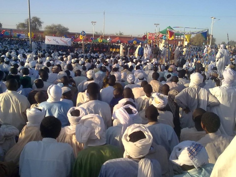 Une prière à la mosquée d'Abéché, le jour de la commémoration de la naissance du prophète. © Mahamat Ali Ahmat Adam/Alwihda Info