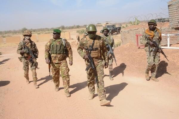 Des militaires maliens. Illustration © FAMA Des militaires maliens. Illustration © FAMA