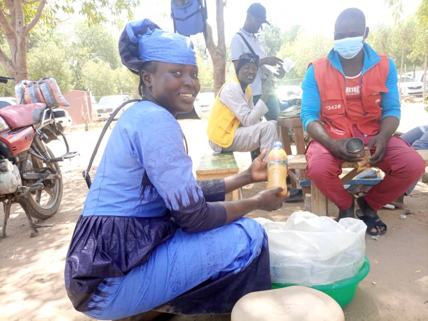 Tchad : diplômée et mère de 3 enfants, Ellen vend du jus de gingembre pour survivre Tchad : diplômée et mère de 3 enfants, Ellen vend du jus de gingembre pour survivre