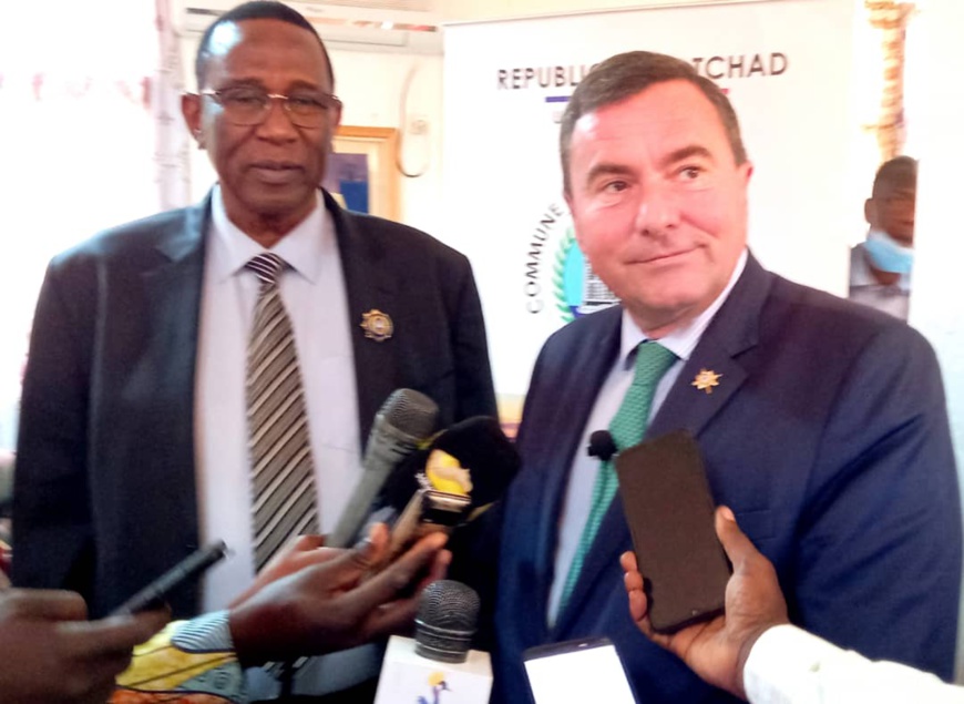 Tchad : le maire de N'Djamena a reçu un sénateur français Tchad : le maire de N'Djamena a reçu un sénateur français