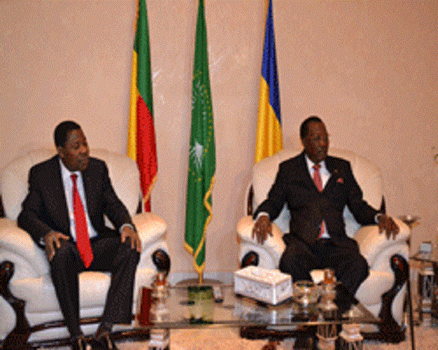 Plus de deux heures de discussions entre Déby et Boni Yayi : Le cas de Djotodia longuement évoqué Plus de deux heures de discussions entre Déby et Boni Yayi : Le cas de Djotodia longuement évoqué
