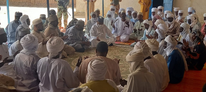 Tchad : le PCNT assiste la famille d'un enfant talibé tué dans les manifestations d'Abéché. © Hambali Nassour/Alwihda Info Tchad : le PCNT assiste la famille d'un enfant talibé tué dans les manifestations d'Abéché. © Hambali Nassour/Alwihda Info